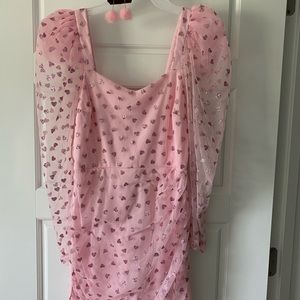 Luxe Wave size M, color Light Pink. Earrings included.